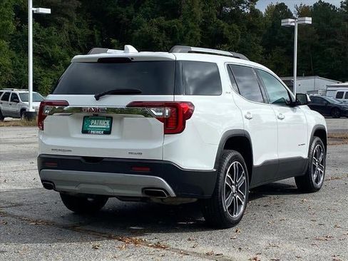 Certified 2022 GMC Acadia SLT w/ Technology Package image 3