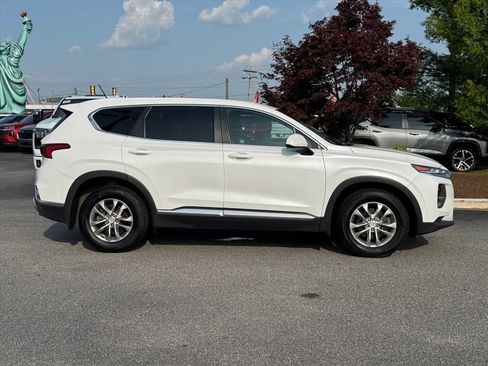 Used 2019 Hyundai Santa Fe SE FWD image 2