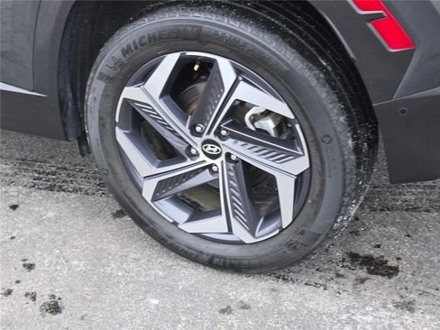 Used 2024 Hyundai Tucson Limited image 18