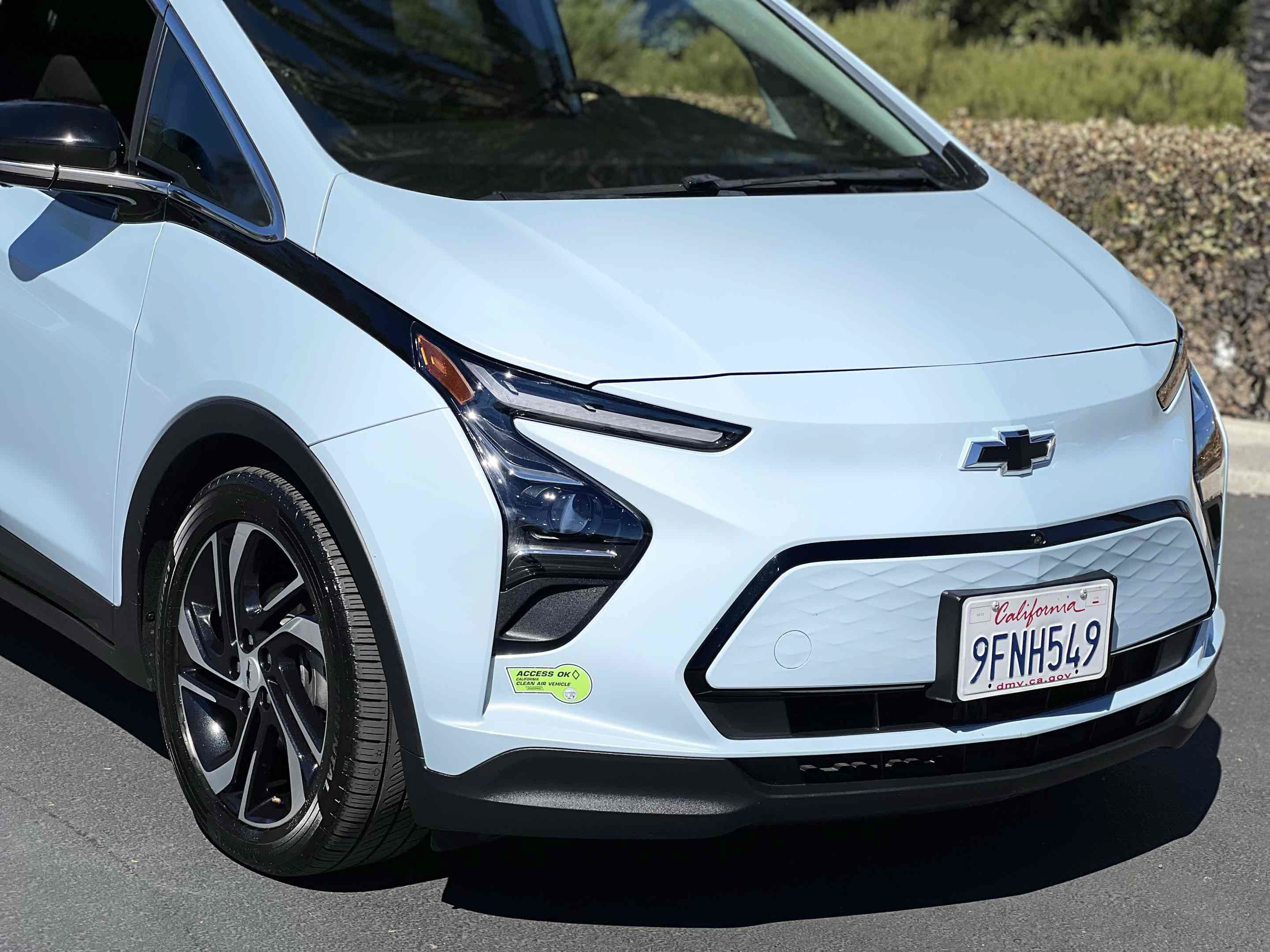 Used 2023 Chevrolet Bolt LT w/ Infotainment Package FWD image 54
