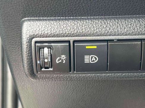 Certified 2024 Toyota Corolla SE image 22