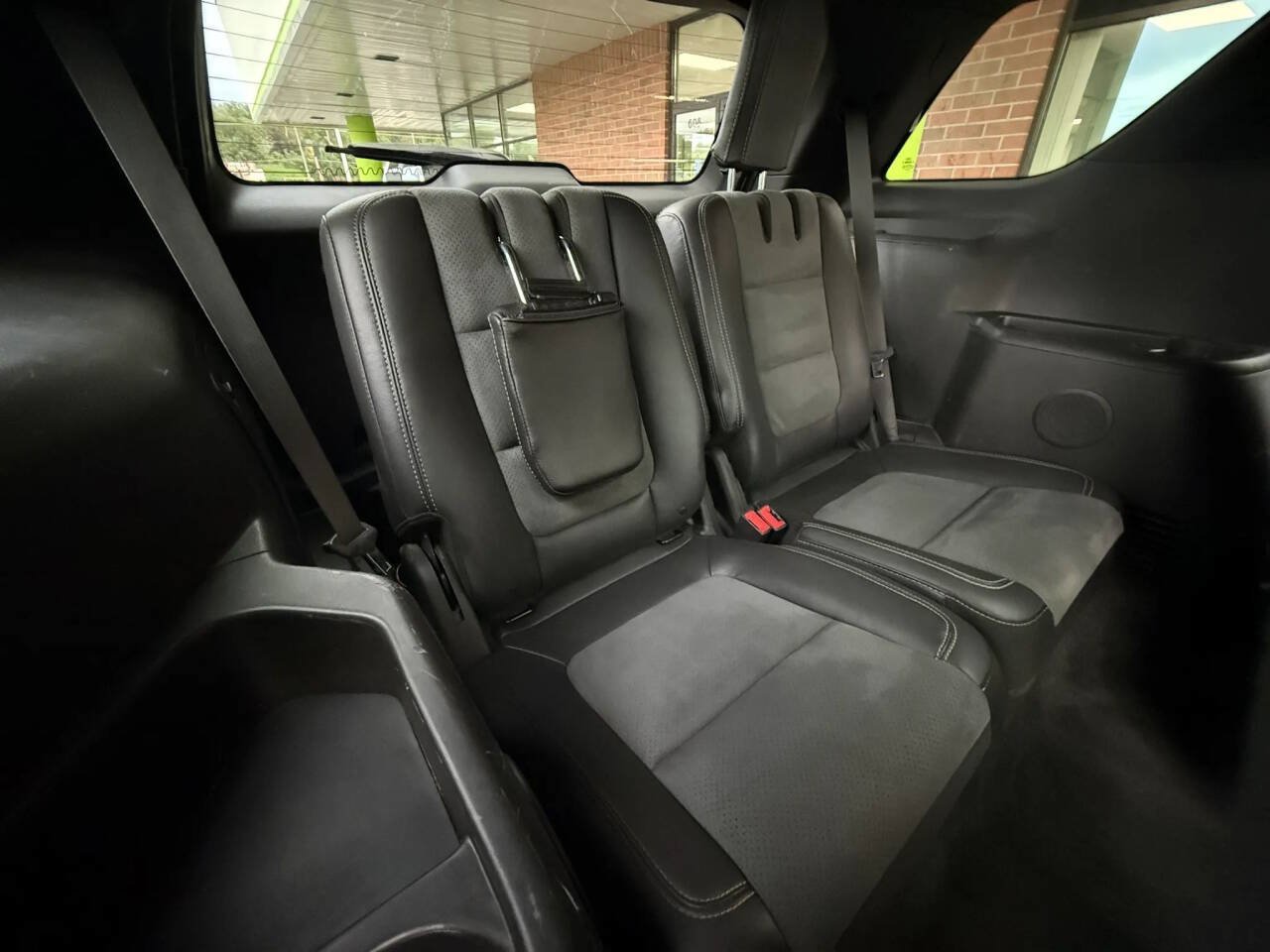 Used 2015 Ford Explorer XLT w/ Equipment Group 202B AWD/4WD image 23