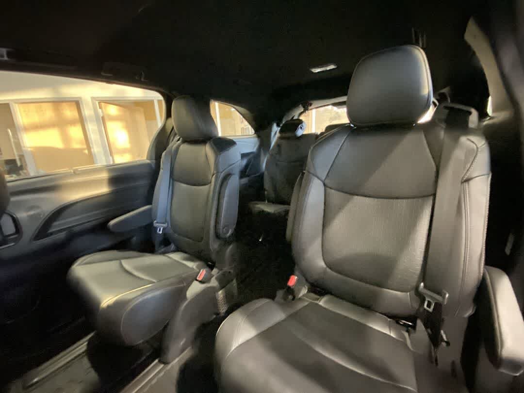 Certified 2025 Toyota Sienna XLE Woodland Edition AWD/4WD image 24