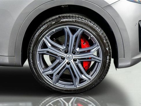 Used 2022 Maserati Levante Modena image 6