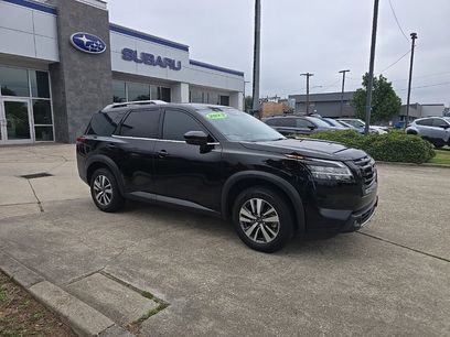 Used 2023 Nissan Pathfinder SL w/ Lighting Package (N92)