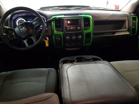 Used 2016 RAM 2500 Tradesman w/ Chrome Appearance Group image 13