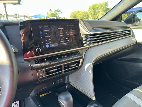 Used 2025 Toyota Camry LE image 14