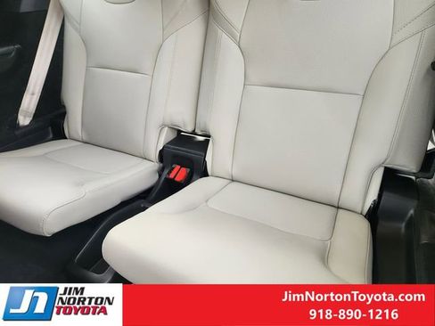 Used 2023 Volvo XC90 B6 Plus w/ Protection Package Premier image 33