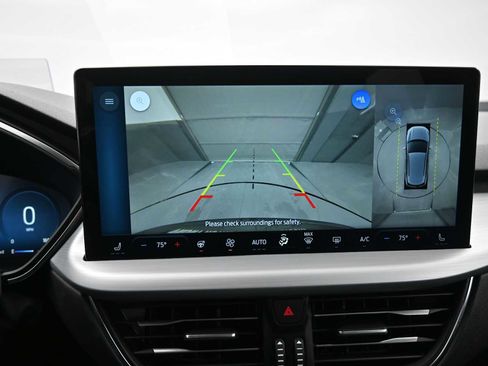 Used 2025 Ford Escape SE w/ PHEV Premium Package image 14