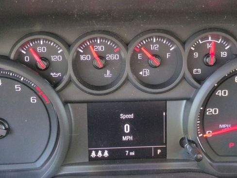 New 2025 Chevrolet Silverado 1500 Custom image 12