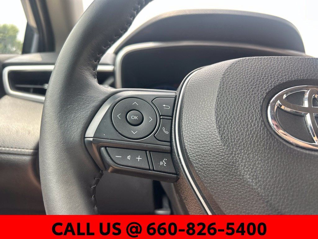 Used 2026 Toyota Corolla Cross XLE FWD image 16