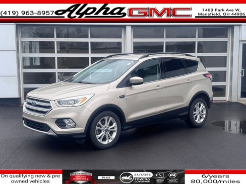 Used 2017 Ford Escape SE w/ Equipment Group 201A image 1