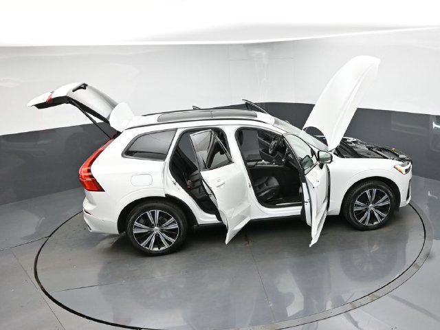 Used 2024 Volvo XC60 B5 Plus w/ Protection Package Premier AWD/4WD image 48