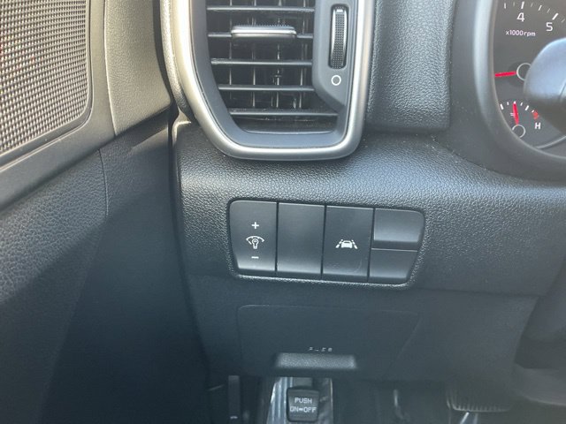 Used 2020 Kia Sportage LX AWD/4WD image 17