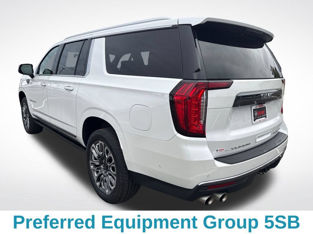 Used 2023 GMC Yukon XL Denali Ultimate AWD/4WD image 4