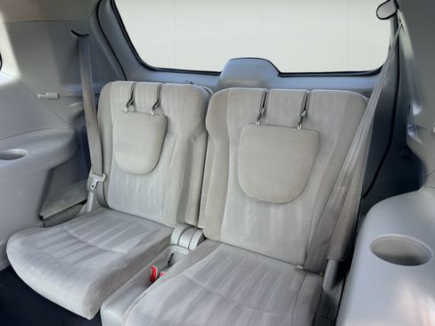 Used 2013 Toyota Highlander FWD image 11