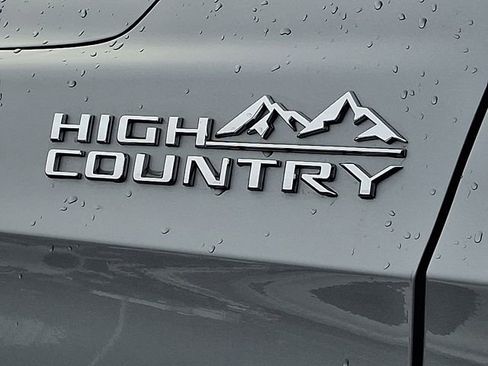 Used 2025 Chevrolet Tahoe High Country image 36