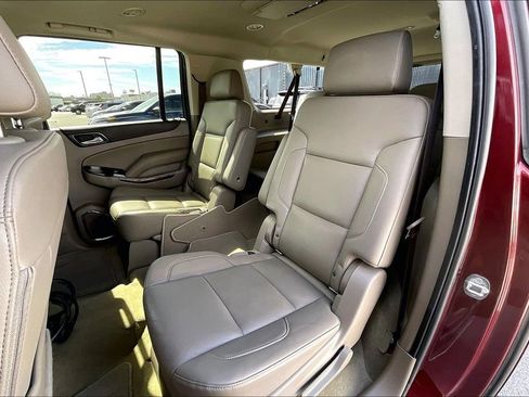 Used 2017 GMC Yukon XL SLT w/ Premium Edition image 38