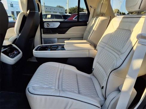 Used 2020 Lincoln Navigator Black Label w/ Cargo Convenience Package image 9