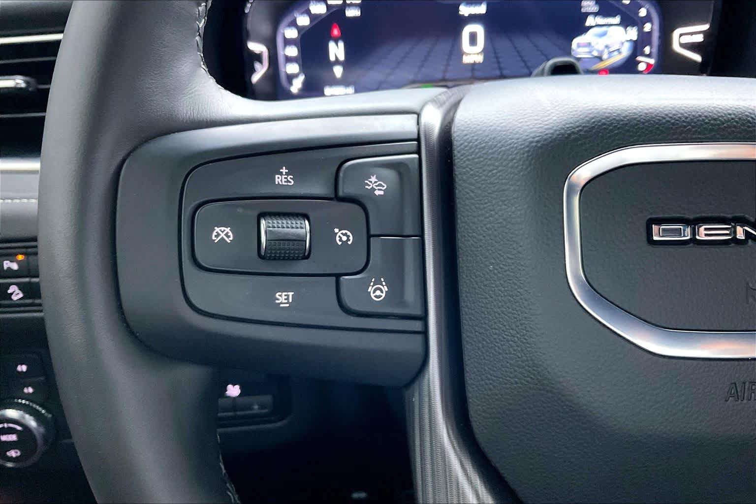 Used 2024 GMC Yukon Denali Ultimate AWD/4WD image 24