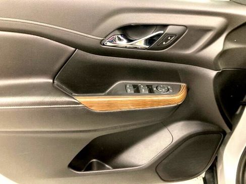 Used 2019 GMC Acadia SLE w/ LPO, Cargo Package image 30