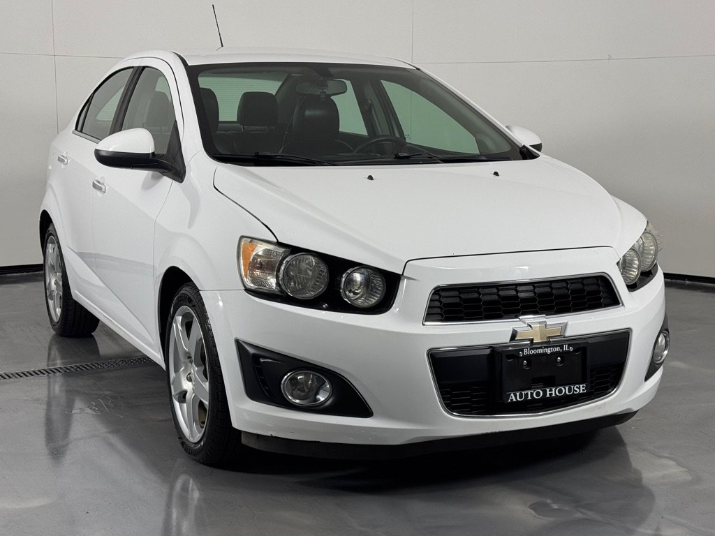 Used 2015 Chevrolet Sonic LTZ FWD image 3