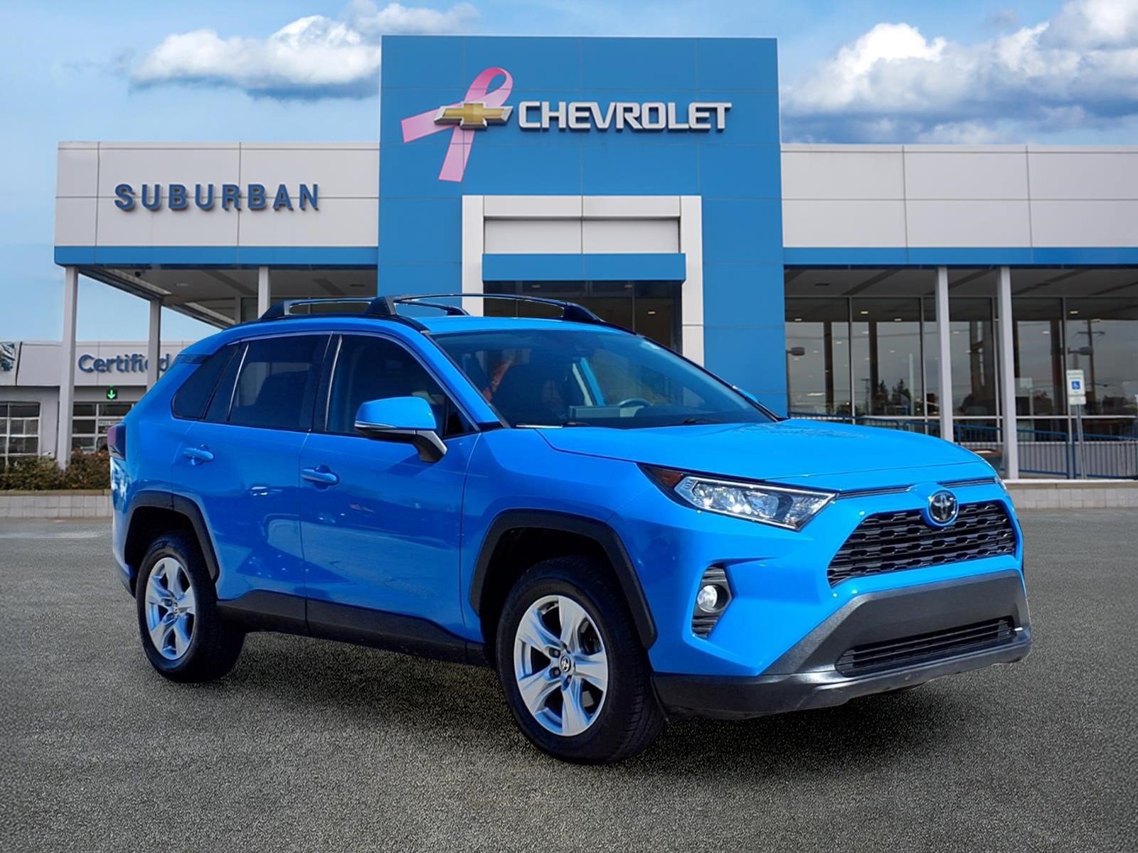 Used 2020 Toyota RAV4 XLE w/ Convenience Package FWD image 3