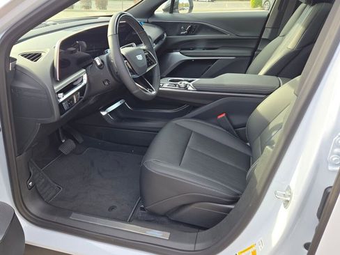 New 2026 Cadillac Lyriq Premium Luxury w/ LPO, Floor Liner Package image 23