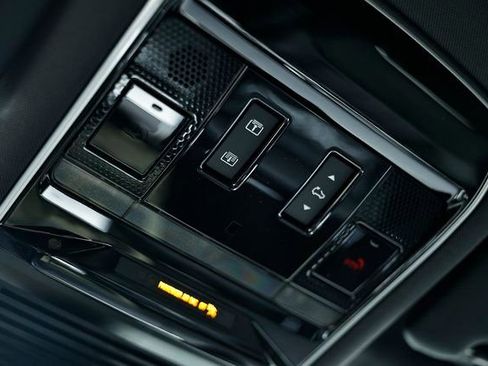 New 2026 Land Rover Range Rover Long Wheelbase SE image 50