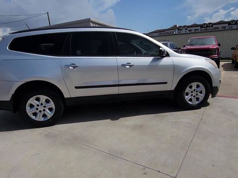 Used 2015 Chevrolet Traverse LS FWD image 9
