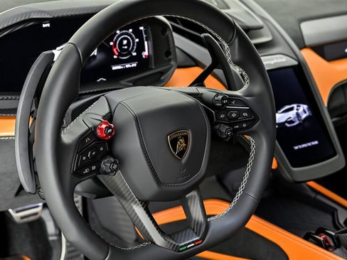 Used 2025 Lamborghini Revuelto AWD/4WD image 26