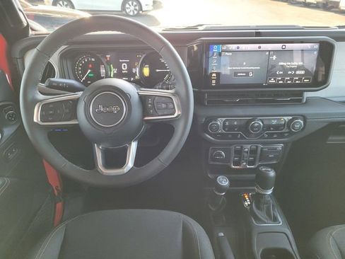 Certified 2025 Jeep Wrangler Unlimited Sahara w/ Safety Group image 7