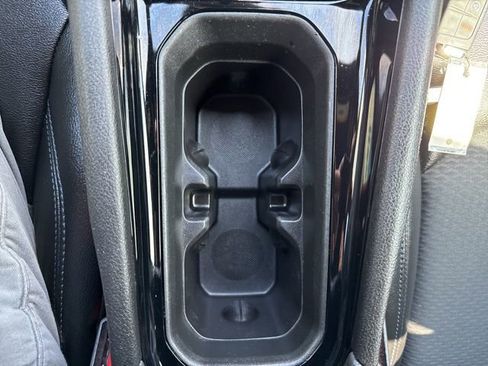 Used 2025 Jeep Compass Latitude w/ Altitude Special Edition AWD/4WD image 16