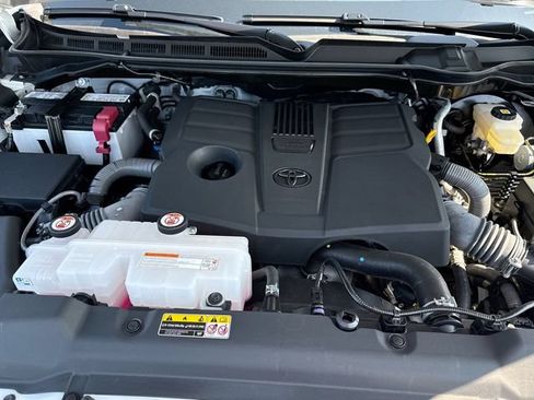 Used 2023 Toyota Tundra SR AWD/4WD image 26