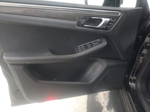 Used 2023 Porsche Macan AWD/4WD image 8