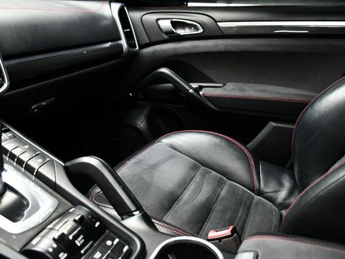 Used 2017 Porsche Cayenne GTS AWD/4WD image 35