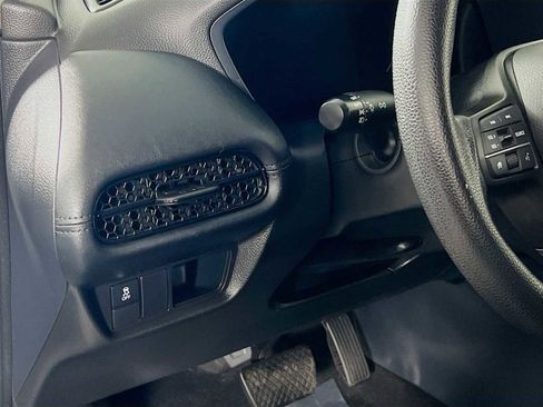 Used 2023 Honda HR-V LX image 10