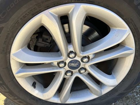 Used 2019 Ford Edge SEL w/ Equipment Group 201A image 11