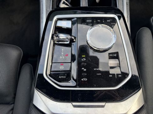 Certified 2023 BMW 760i xDrive image 30