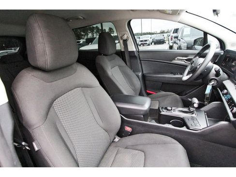 Used 2023 Kia Sportage LX FWD image 29