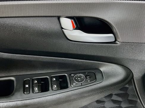 Used 2020 Hyundai Santa Fe SE FWD image 17