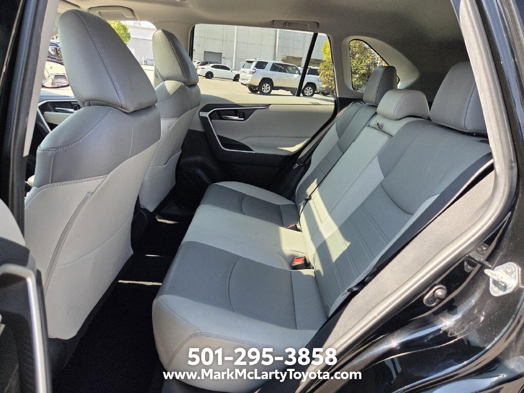 Used 2021 Toyota RAV4 XLE Premium FWD image 10