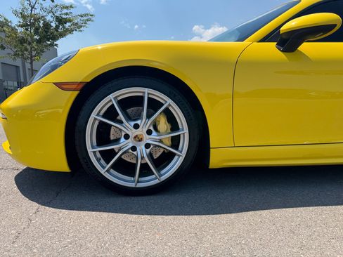 Used 2022 Porsche 718 Cayman RWD image 28