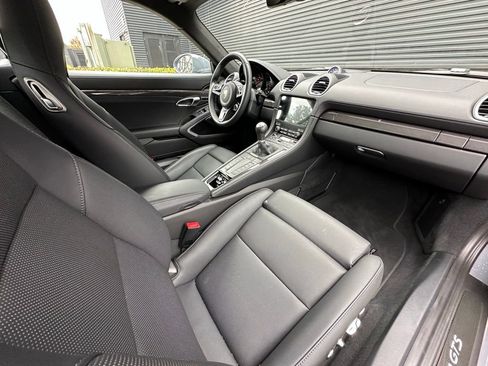 Used 2025 Porsche 718 Cayman GT4 image 34