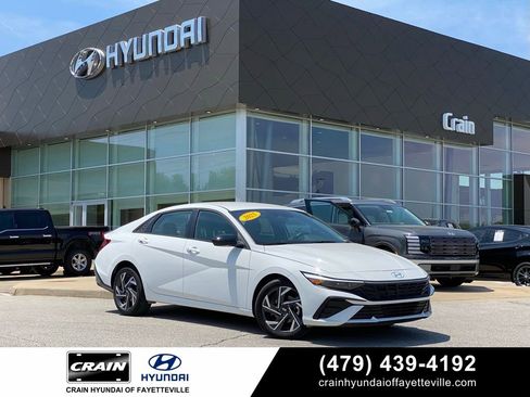 Used 2025 Hyundai Elantra Sport FWD image 1