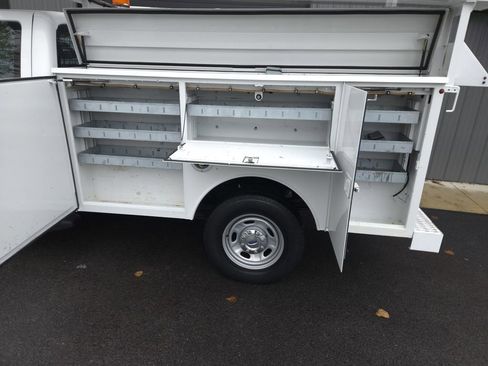 Used 2015 Ford F250 XL w/ Power Equipment Group image 4