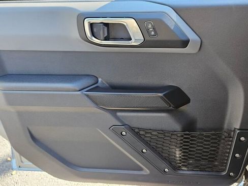 Used 2024 Ford Bronco Black Diamond image 30