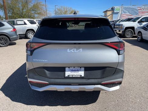 Used 2025 Kia Sportage LX image 4
