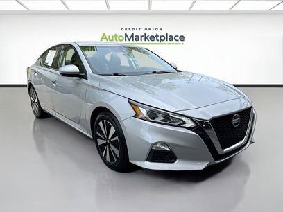 Used 2022 Nissan Altima 2.5 SV