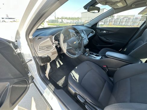 Used 2018 Chevrolet Malibu LS image 10